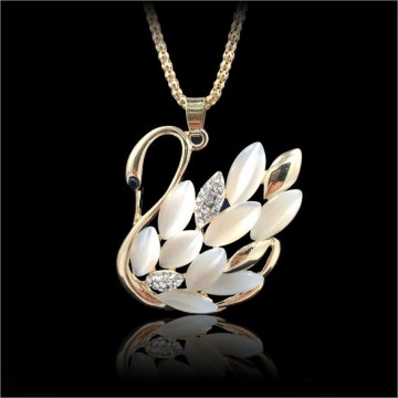 2017 New Hot ! Fashion Fine Jewelry Gold Color Rhinestone Opal Shining Swan Elegant Long Necklaces & Pendants For Women N-95